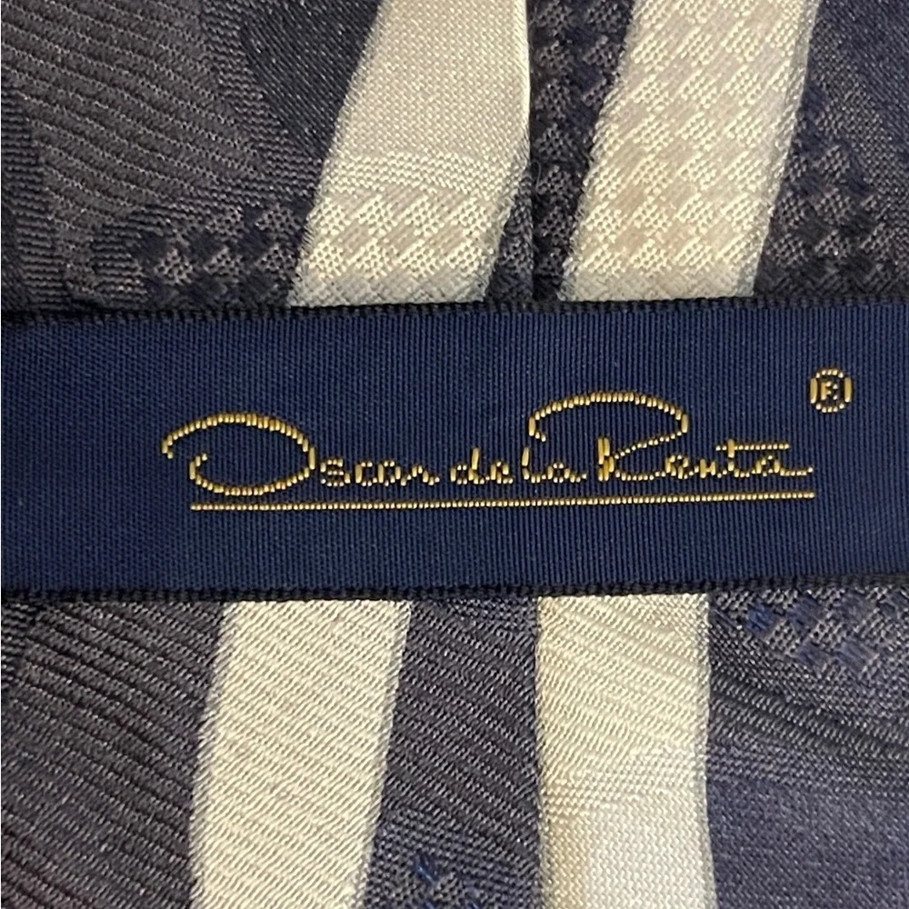 Oscar de la Renta Navy and White Silk Tie